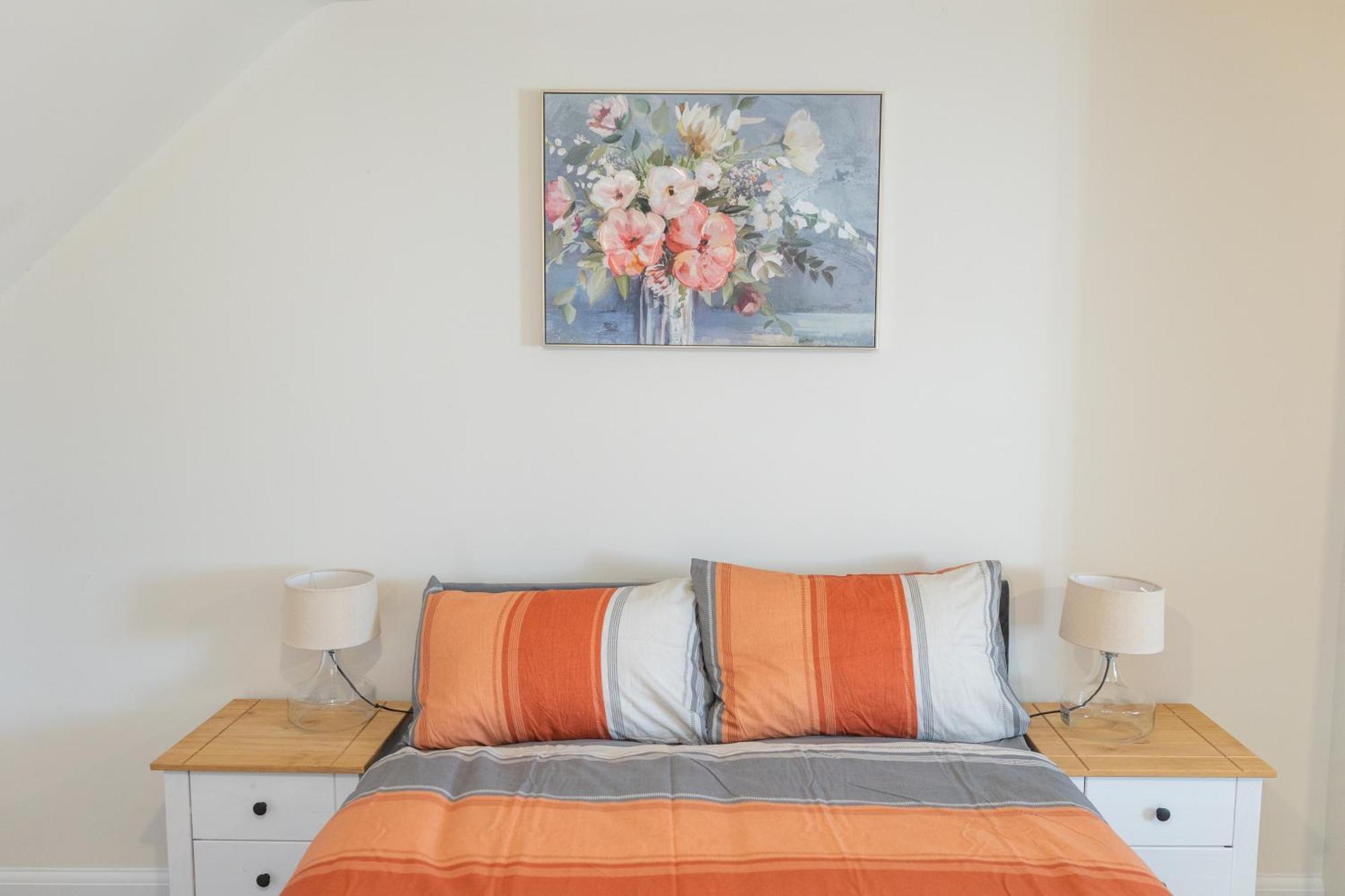 Home In Hugglescote - Long Stays Coalville Eksteriør billede