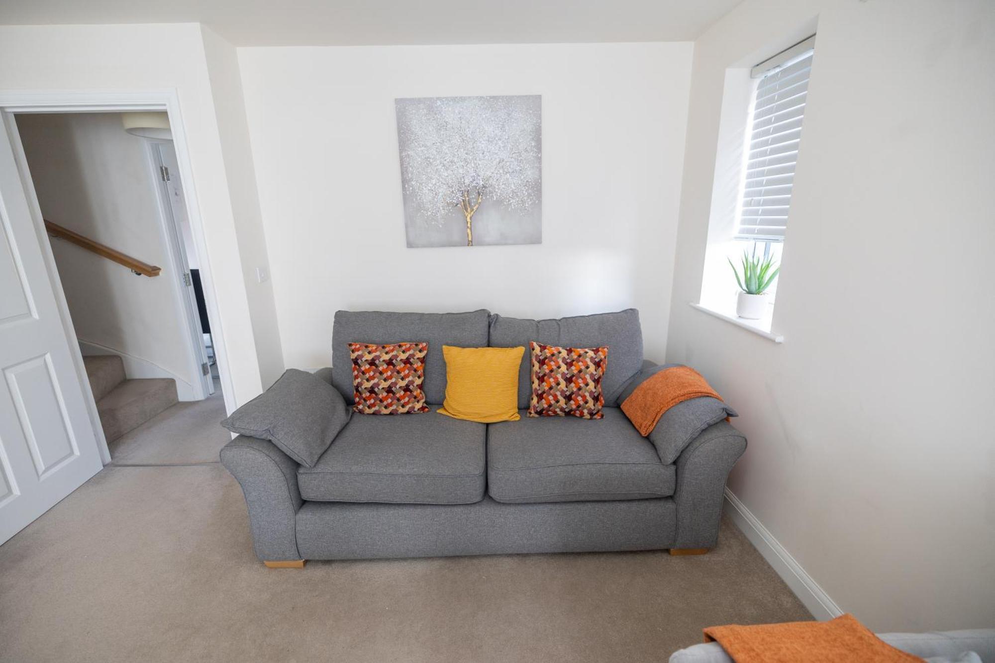 Home In Hugglescote - Long Stays Coalville Eksteriør billede
